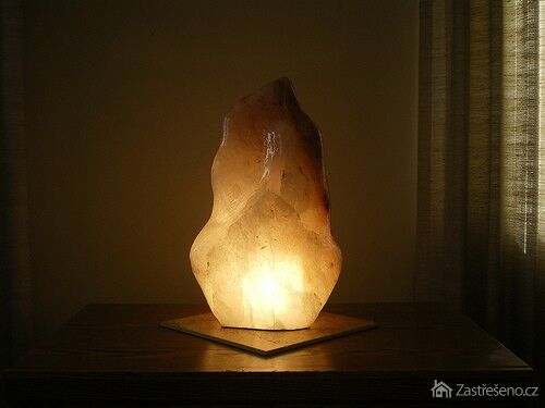soľné lampy dokážu umocniť romantickú atmosféru