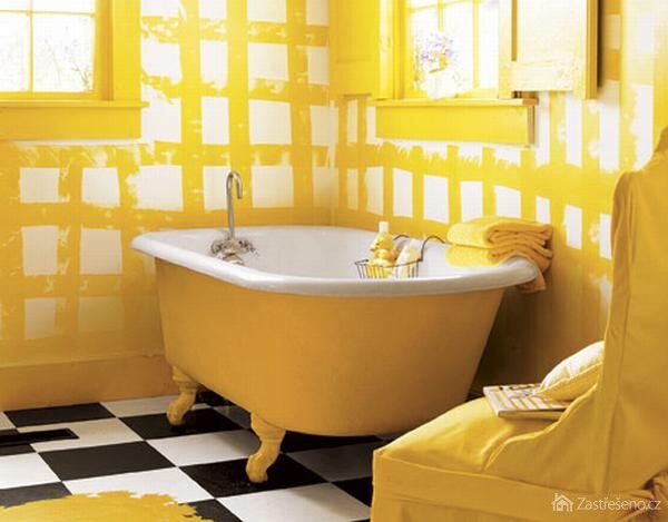 netradičné použitie žltej farby v kúpeľni