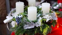 Vianočná výzdoba - adventný veniec Vianočná výzdoba - adventný veniec